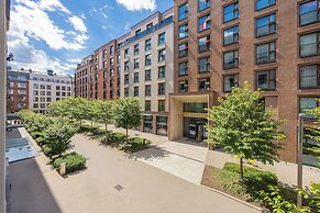 Spacious Apartment for 4 by Renters