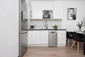 Spacious Apartment for 4 by Renters