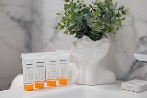 Spacious Apartment for 4 by Renters