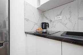 Spacious Apartment for 4 by Renters