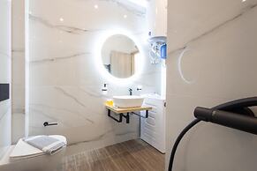 Spacious 3-bedroom Dual Apartment in City Centre