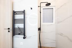 Spacious 3-bedroom Dual Apartment in City Centre