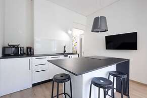 Spacious 3-bedroom Dual Apartment in City Centre