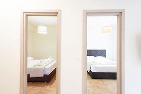 Spacious 3-bedroom Dual Apartment in City Centre