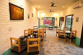 Corbett Tiger Unit of Gadabout Hotels