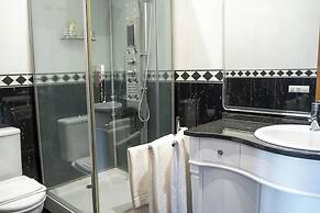 Elegância & Carros Hotel