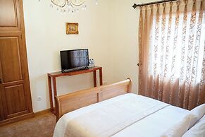 Elegância & Carros Hotel