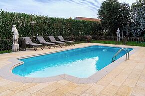 Elegância & Carros Hotel