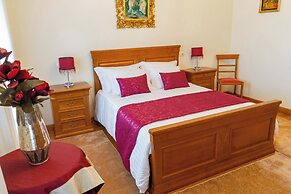 Elegância & Carros Hotel