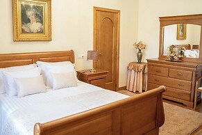 Elegância & Carros Hotel