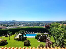 Elegância & Carros Hotel