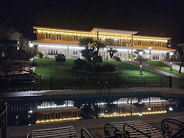 Elegância & Carros Hotel