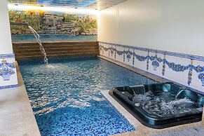 Elegância & Carros Hotel