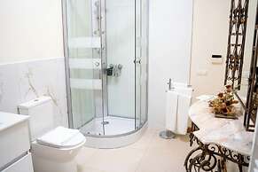 Elegância & Carros Hotel