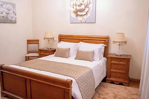 Elegância & Carros Hotel