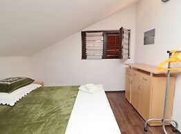 Apartments Karbuni By The Sea