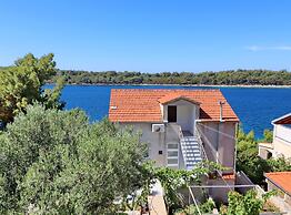 Apartments Karbuni By The Sea