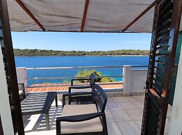 Apartments Karbuni By The Sea