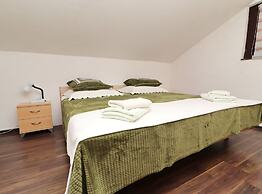 Apartments Karbuni By The Sea