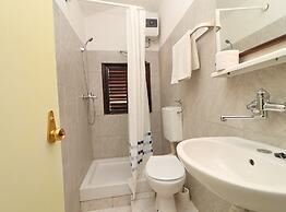 Apartments Karbuni By The Sea