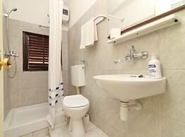 Apartments Karbuni By The Sea