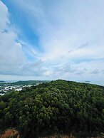 Medius Terra Residences - Pool Included