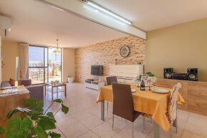 Penthouse Tower Court Zurrieq