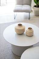 O&O - 2 BR Stylish & Modern Apartment