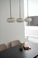 O&O - 2 BR Stylish & Modern Apartment