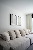 O&O - 2 BR Stylish & Modern Apartment