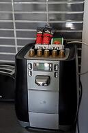 O&O - 2 BR Stylish & Modern Apartment