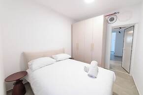 O&O - 2 BR Stylish & Modern Apartment