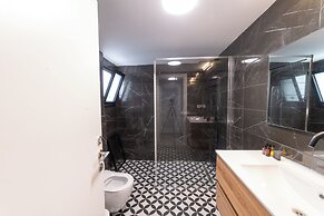 O&O - 2 BR Stylish & Modern Apartment