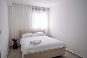 O&O - 2 BR Stylish & Modern Apartment