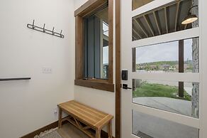 90 Hay Meadow 4 Bedroom Townhouse by RedAwning