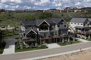 90 Hay Meadow 4 Bedroom Townhouse by RedAwning