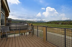 90 Hay Meadow 4 Bedroom Townhouse by RedAwning