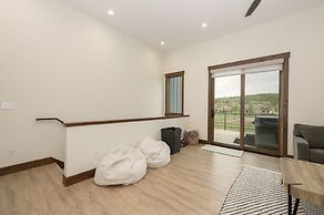 90 Hay Meadow 4 Bedroom Townhouse by RedAwning