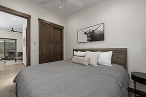 90 Hay Meadow 4 Bedroom Townhouse by RedAwning