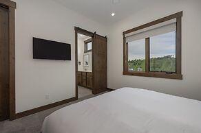 90 Hay Meadow 4 Bedroom Townhouse by RedAwning