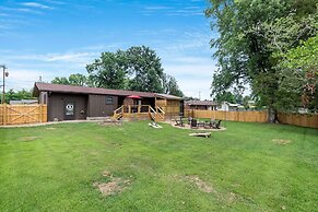 Becca's Place 3 Bedroom Home by RedAwning