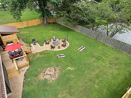 Becca's Place 3 Bedroom Home by RedAwning