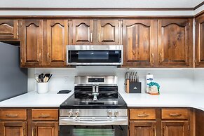 Becca's Place 3 Bedroom Home by RedAwning