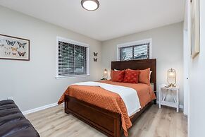 Becca's Place 3 Bedroom Home by RedAwning