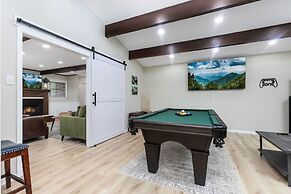 Becca's Place 3 Bedroom Home by RedAwning