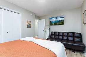 Becca's Place 3 Bedroom Home by RedAwning