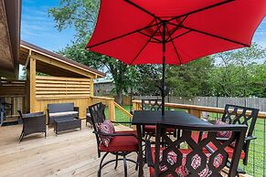 Becca's Place 3 Bedroom Home by RedAwning