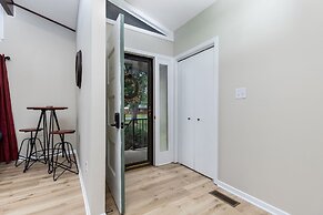 Becca's Place 3 Bedroom Home by RedAwning