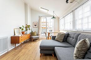 Gorgeous Hoxton Flat