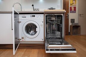 Higgihaus Cabot Mews Aparthotel